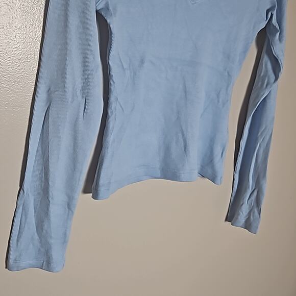 NWOT Shannen Slinky-fit tee by BDG Urban Outfitters Sz Medium Baby Blue - Picture 5 of 13